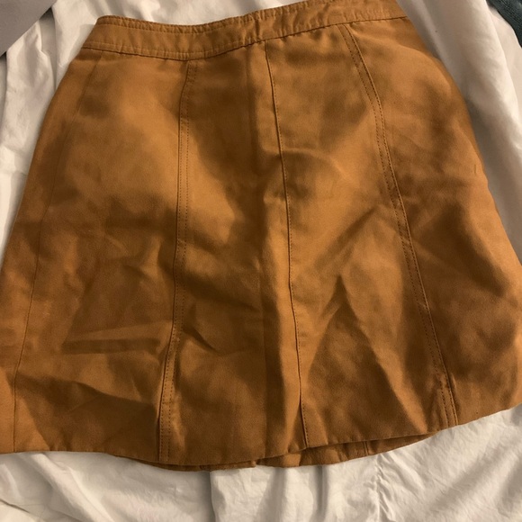 HM mini skirt in brown with buttons - Picture 2 of 2